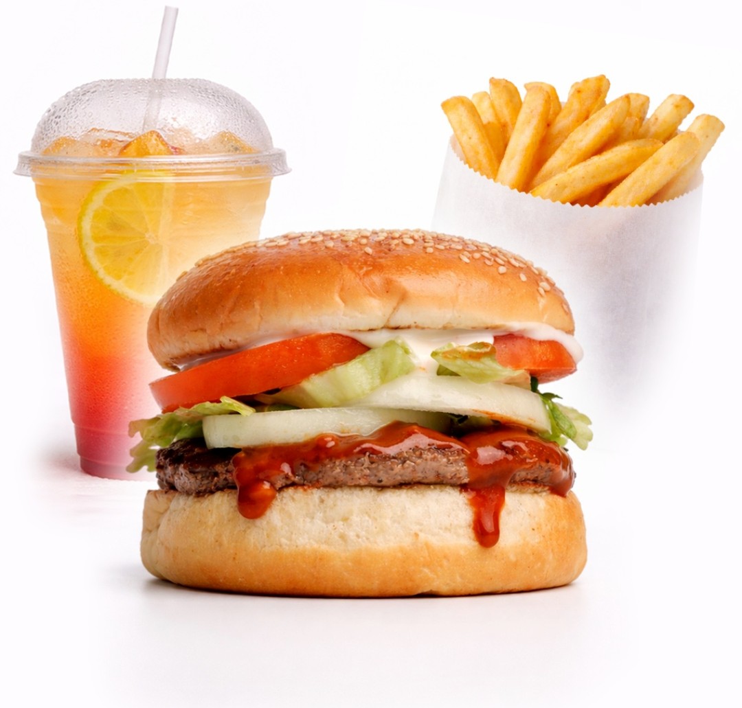 Titan SNR Burger + Chips + Mocktail